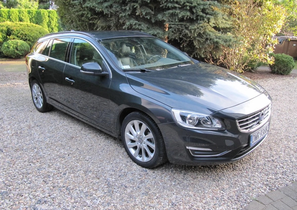 Volvo V60 cena 53900 przebieg: 76000, rok produkcji 2016 z Siechnice małe 191